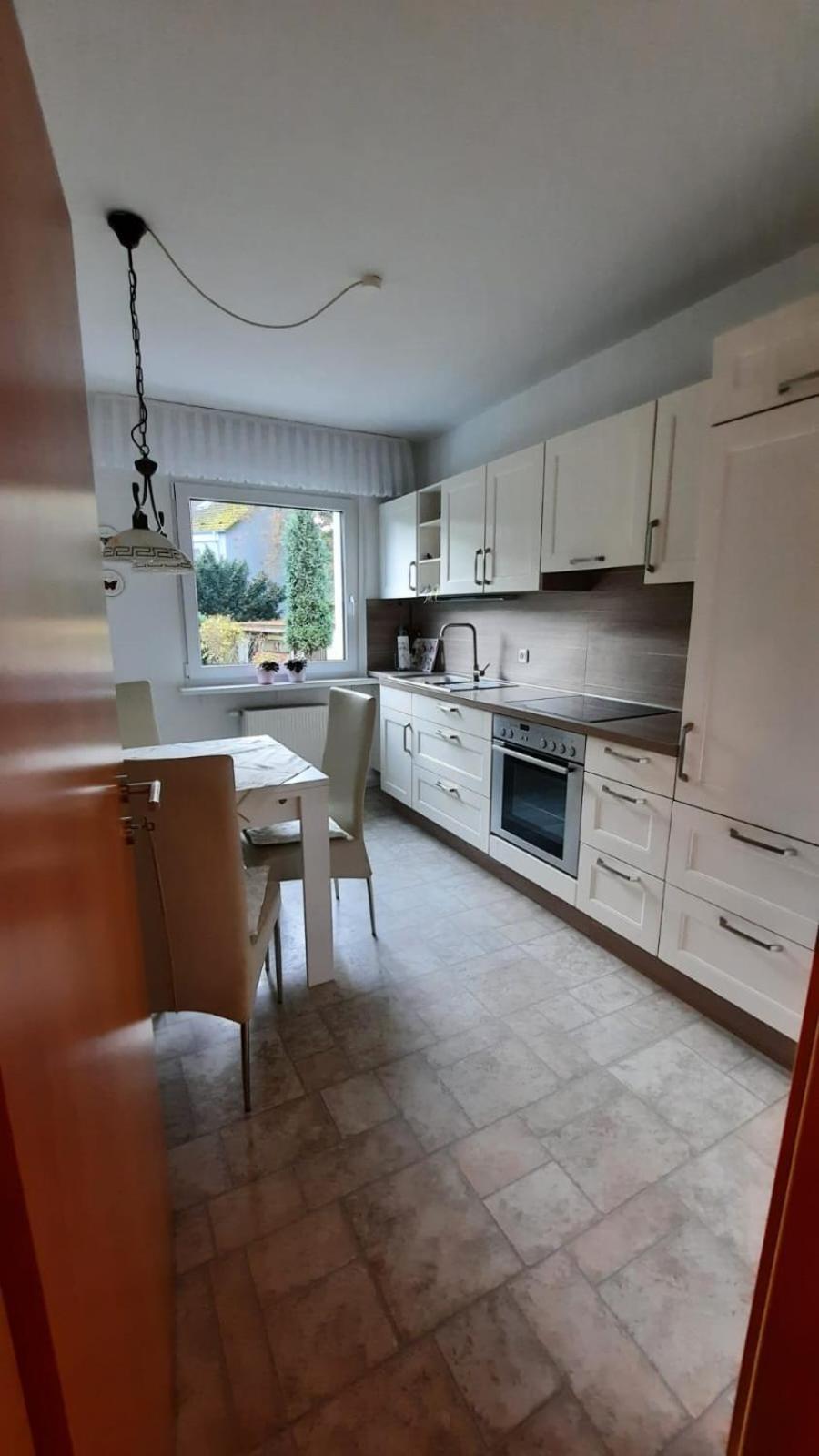 Ruhig Gelegene 2-Zi Fewo, Wallbox, Balkon Essen Luaran gambar