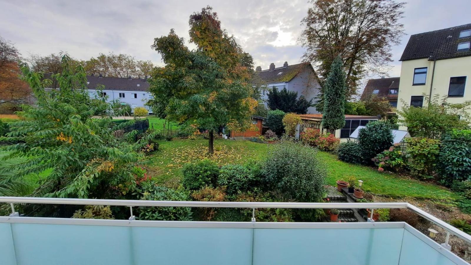 Ruhig Gelegene 2-Zi Fewo, Wallbox, Balkon Essen Luaran gambar